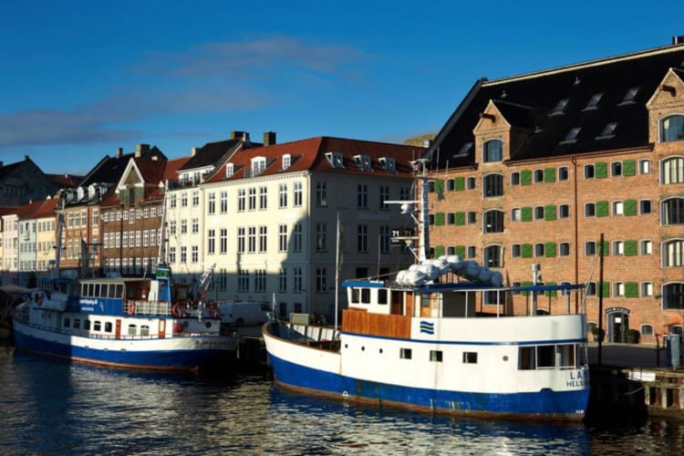 Exterior and boat